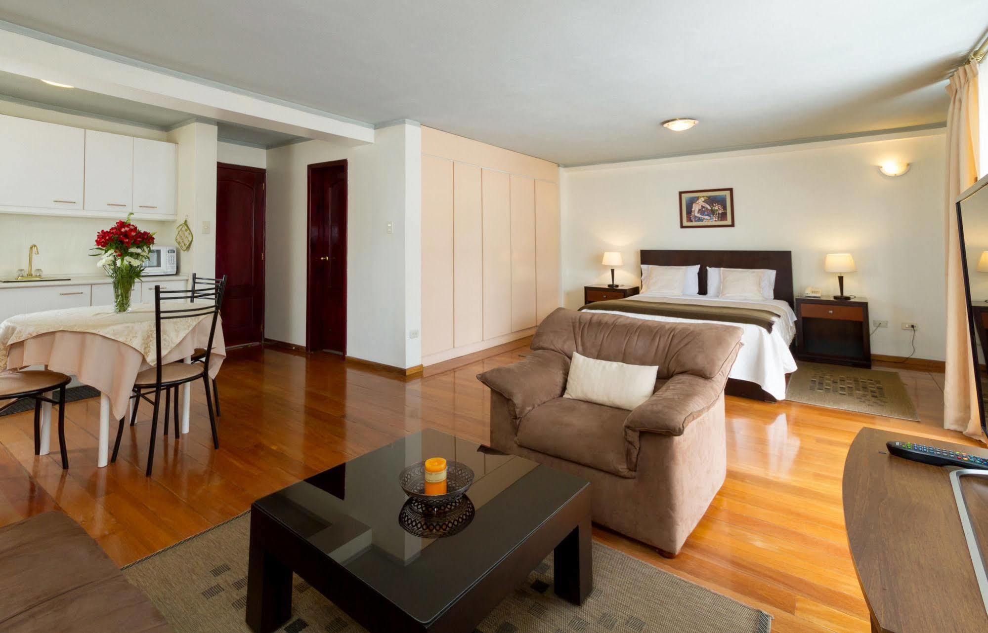 Suites Metropoli Quito Exterior photo